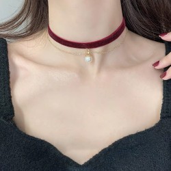 N321 Pearl Pendant Claret Velvet Collar