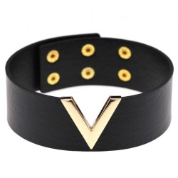 V-shaped Collar