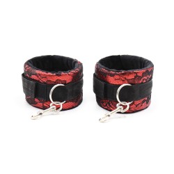 Bondage Embossed Cuffs With Collar Kit